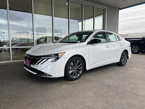 Aspen White 2027 Nissan Sentra SL