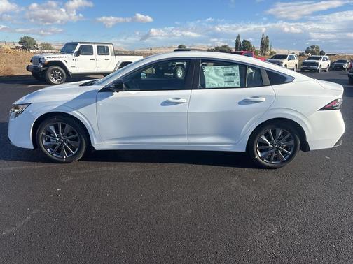 Aspen White 2027 Nissan Sentra SL