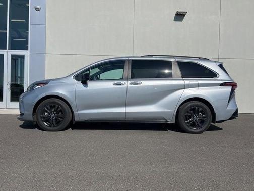 2024 Toyota Sienna 8 Passenger