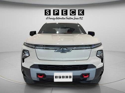 White Sand 2026 Chevrolet Silverado EV Trail Boss