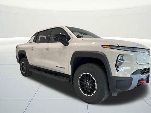 White Sand 2026 Chevrolet Silverado EV Trail Boss