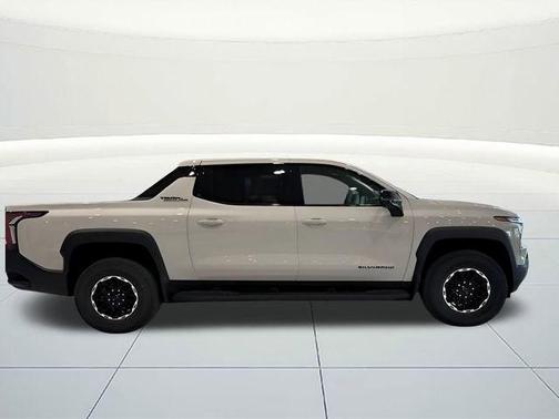 White Sand 2026 Chevrolet Silverado EV Trail Boss