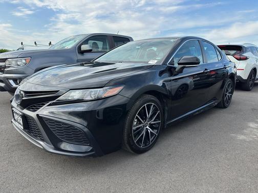 Midnight Black Metallic 2024 Toyota Camry SE