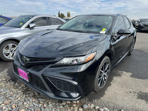 Midnight Black Metallic 2024 Toyota Camry SE