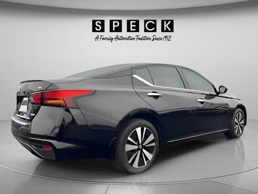Black 2022 Nissan Altima 2.5 SL