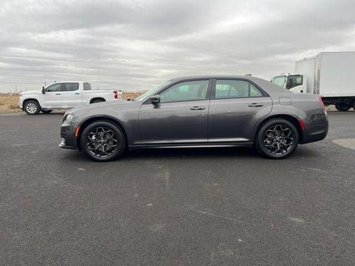 2023 Chrysler 300 Touring L