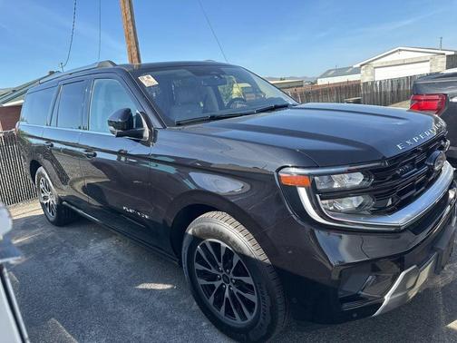 Black Metallic 2025 Ford Expedition Max Platinum