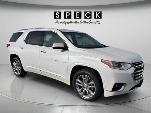 Iridescent Pearl Tricoat 2020 Chevrolet Traverse High Country