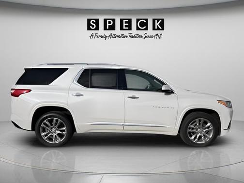 Iridescent Pearl Tricoat 2020 Chevrolet Traverse High Country