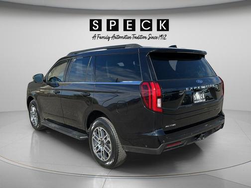Black Metallic 2025 Ford Expedition Active
