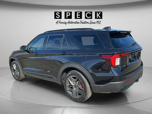 Black Metallic 2026 Ford Explorer ST-Line