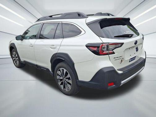 Crystal White Pearl 2023 Subaru Outback Limited