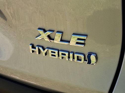 2021 Toyota RAV4 Hybrid XLE Premium