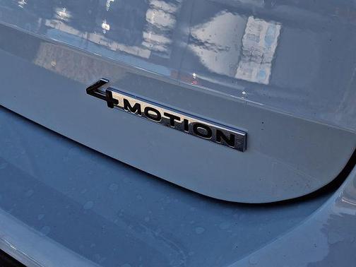 2026 Volkswagen Taos SE Black