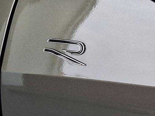 2026 Volkswagen Tiguan 2.0T SEL R-Line 4MOTION