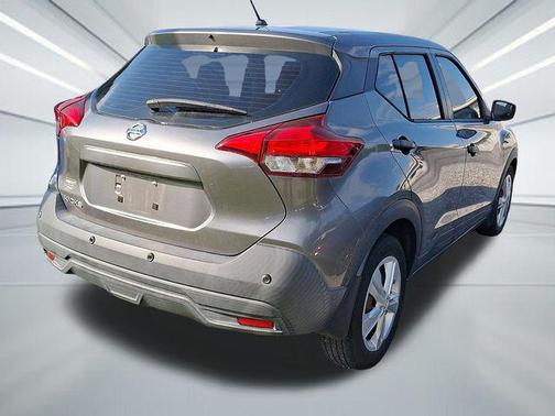 Gun Metallic 2020 Nissan Kicks S