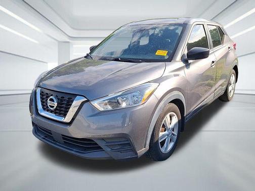 Gun Metallic 2020 Nissan Kicks S