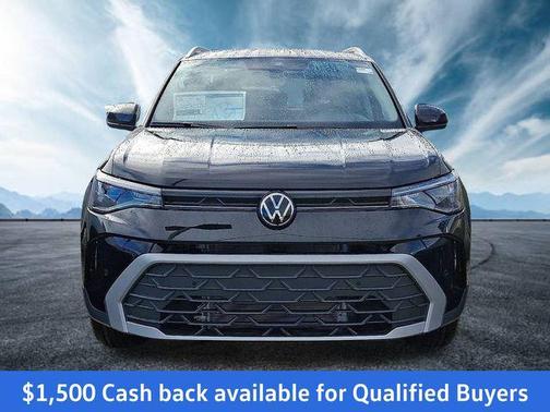 Deep Black Pearl 2026 Volkswagen Taos SE