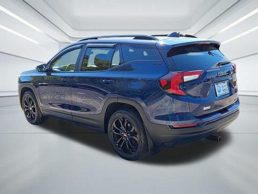 Marine Metallic 2022 GMC Terrain SLE