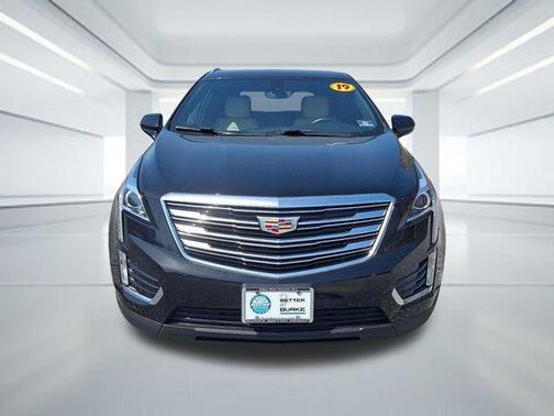 Stellar Black Metallic 2019 Cadillac XT5 Base
