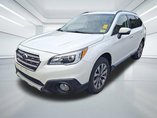 Crystal White Pearl 2017 Subaru Outback 3.6R Touring