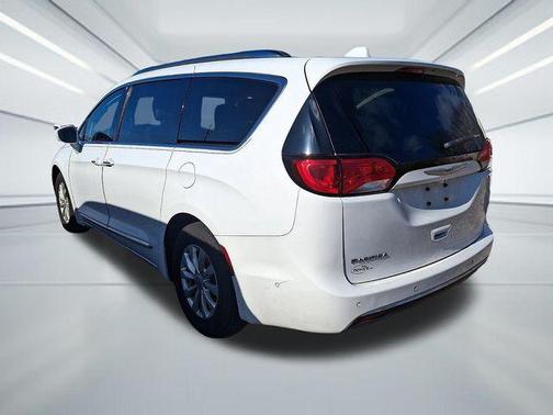 2018 Chrysler Pacifica Touring-L