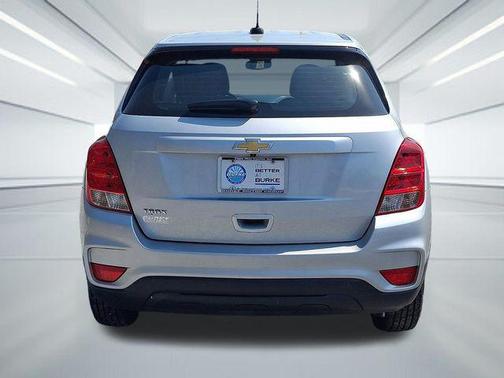 Silver Ice Metallic 2020 Chevrolet Trax LS