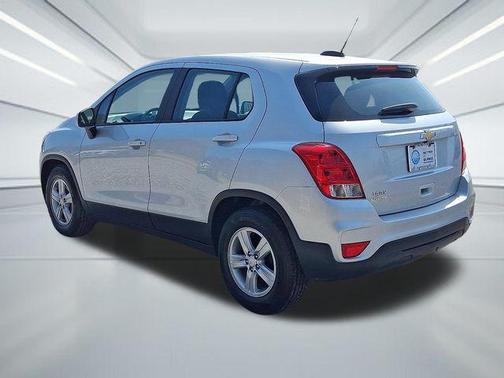 Silver Ice Metallic 2020 Chevrolet Trax LS