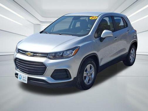 Silver Ice Metallic 2020 Chevrolet Trax LS