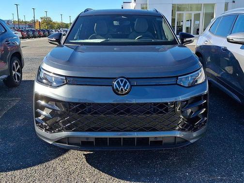 2025 Volkswagen Tiguan 2.0T SE R-Line Black 4MOTION