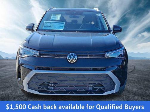 Deep Black Pearl 2026 Volkswagen Taos SE