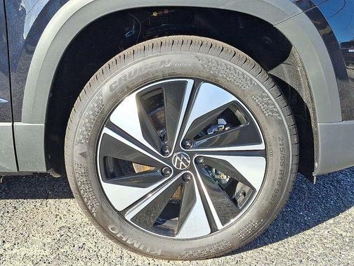 2026 Volkswagen Taos SE