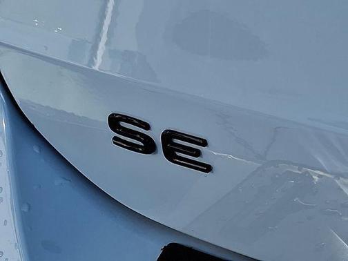 2026 Volkswagen Taos SE Black