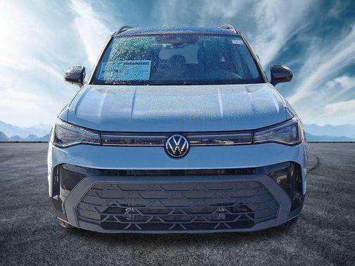 2026 Volkswagen Taos SE Black