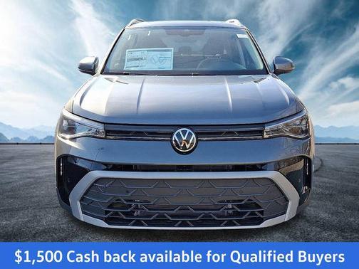 Platinum Gray Metallic 2026 Volkswagen Taos SE