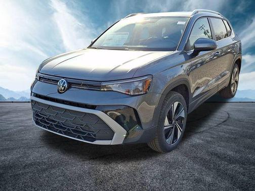 Platinum Gray Metallic 2026 Volkswagen Taos SE