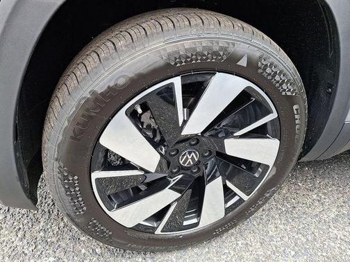 2026 Volkswagen Atlas Cross Sport 2.0T SEL