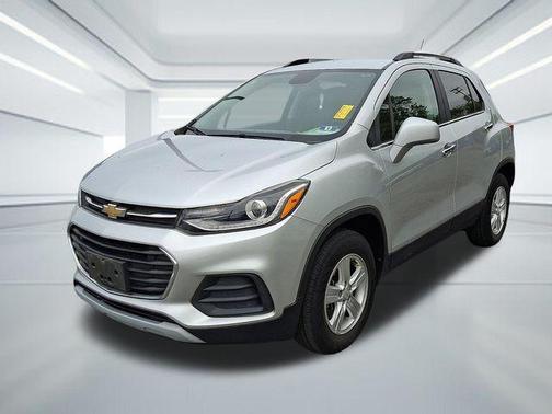 Silver Ice Metallic 2019 Chevrolet Trax LT