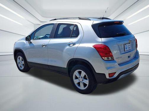 Silver Ice Metallic 2019 Chevrolet Trax LT