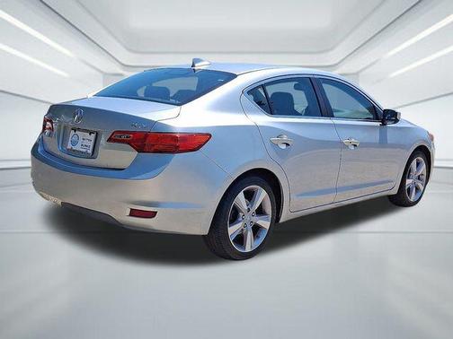 2014 Acura ILX 2.0L Technology
