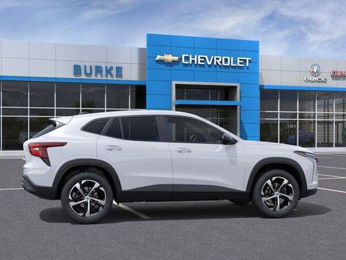 Summit White 2026 Chevrolet Trax FWD 1RS
