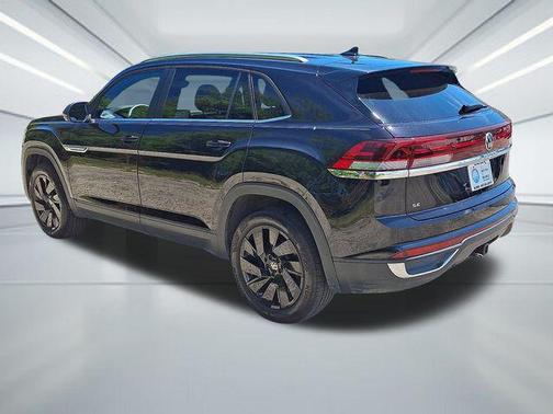 Deep Black 2026 Volkswagen Atlas Cross Sport 2.0T SE w/Technology