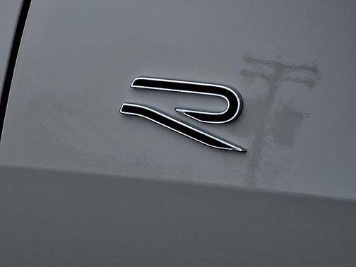 2026 Volkswagen Tiguan 2.0T SEL R-Line 4MOTION