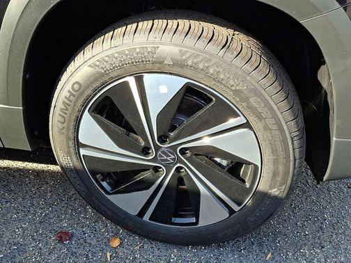 2026 Volkswagen Taos SE