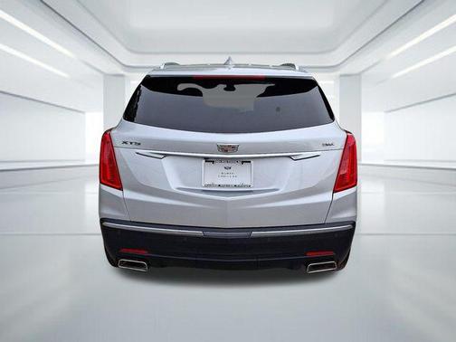 Radiant Silver Metallic 2019 Cadillac XT5 Premium Luxury