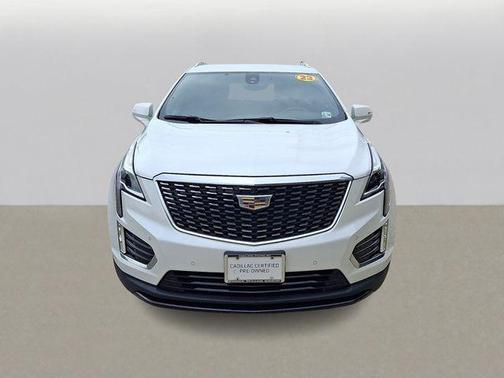 Crystal White Tricoat 2023 Cadillac XT5 Luxury