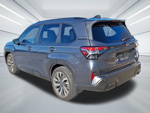 Magnetite Gray Metallic 2025 Subaru Forester Touring