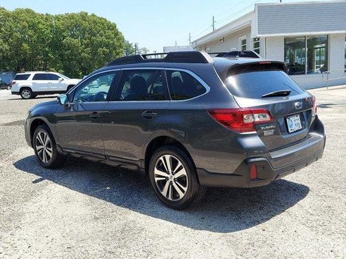 Photo 4 of 38 of 2019 Subaru Outback 2.5i Limited