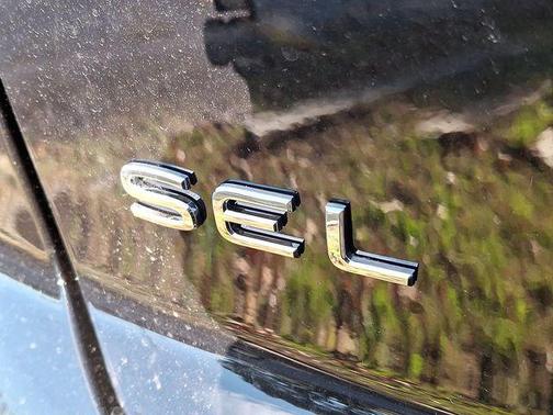 2026 Volkswagen Atlas Cross Sport 2.0T SEL Premium