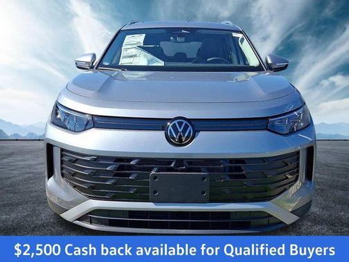 pyrite silver metallic 2026 Volkswagen Tiguan 2.0T SE 4MOTION